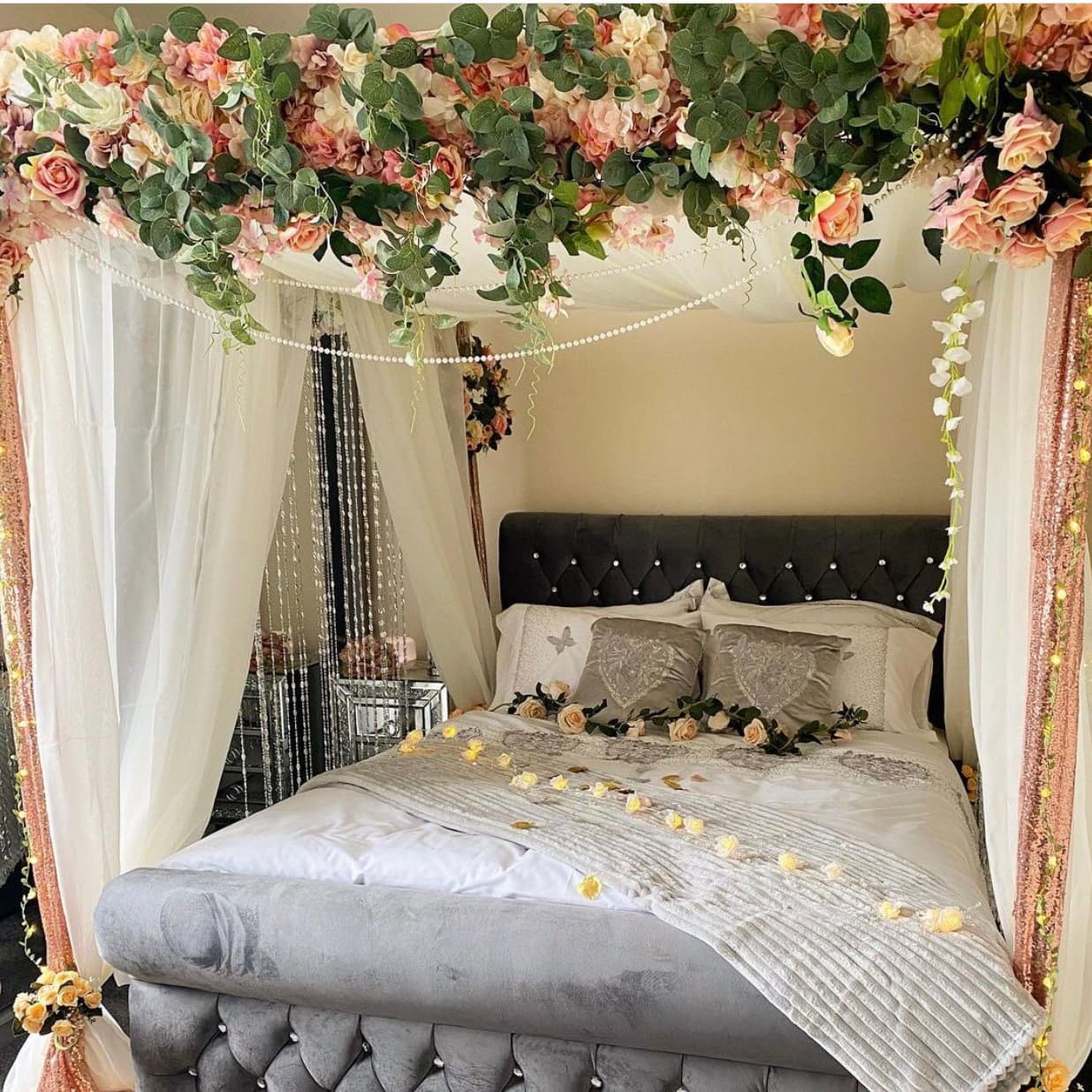 Perfect Romantic First Night Room Decoration